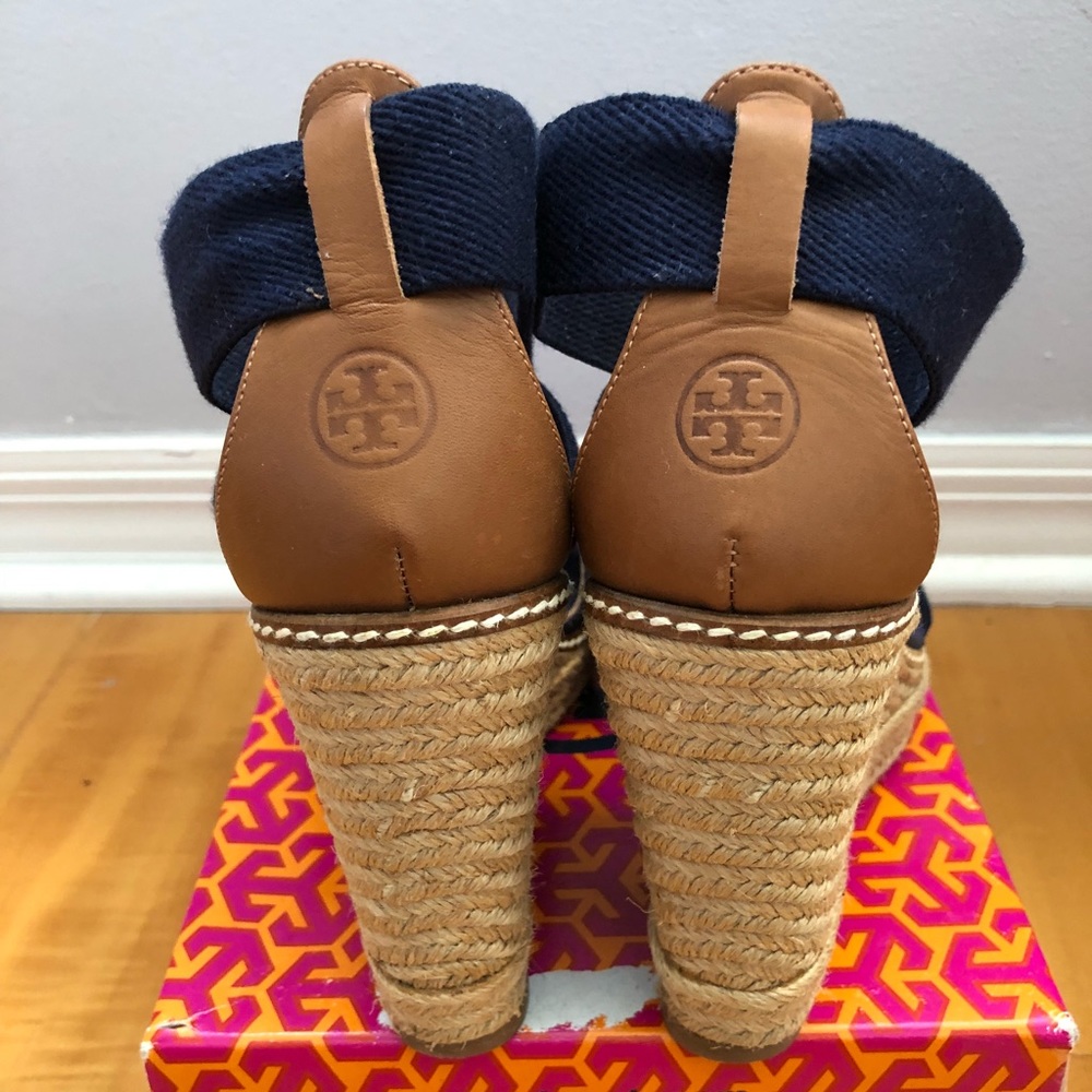 Tory Burch Adonis size 8. Like new/box+dust bag.